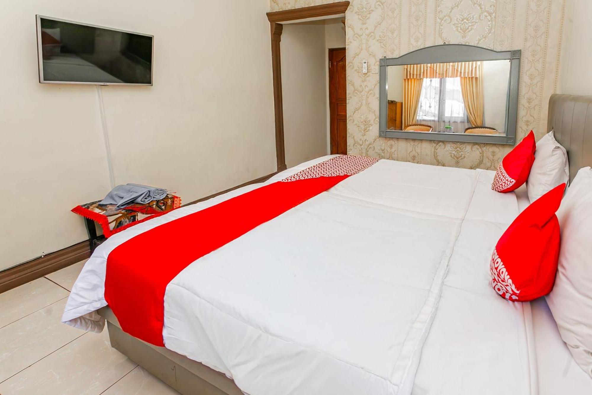 Collection O Puncak Bogor Near Taman Safari Indonesia Formerly Hotel Andalus Exterior photo