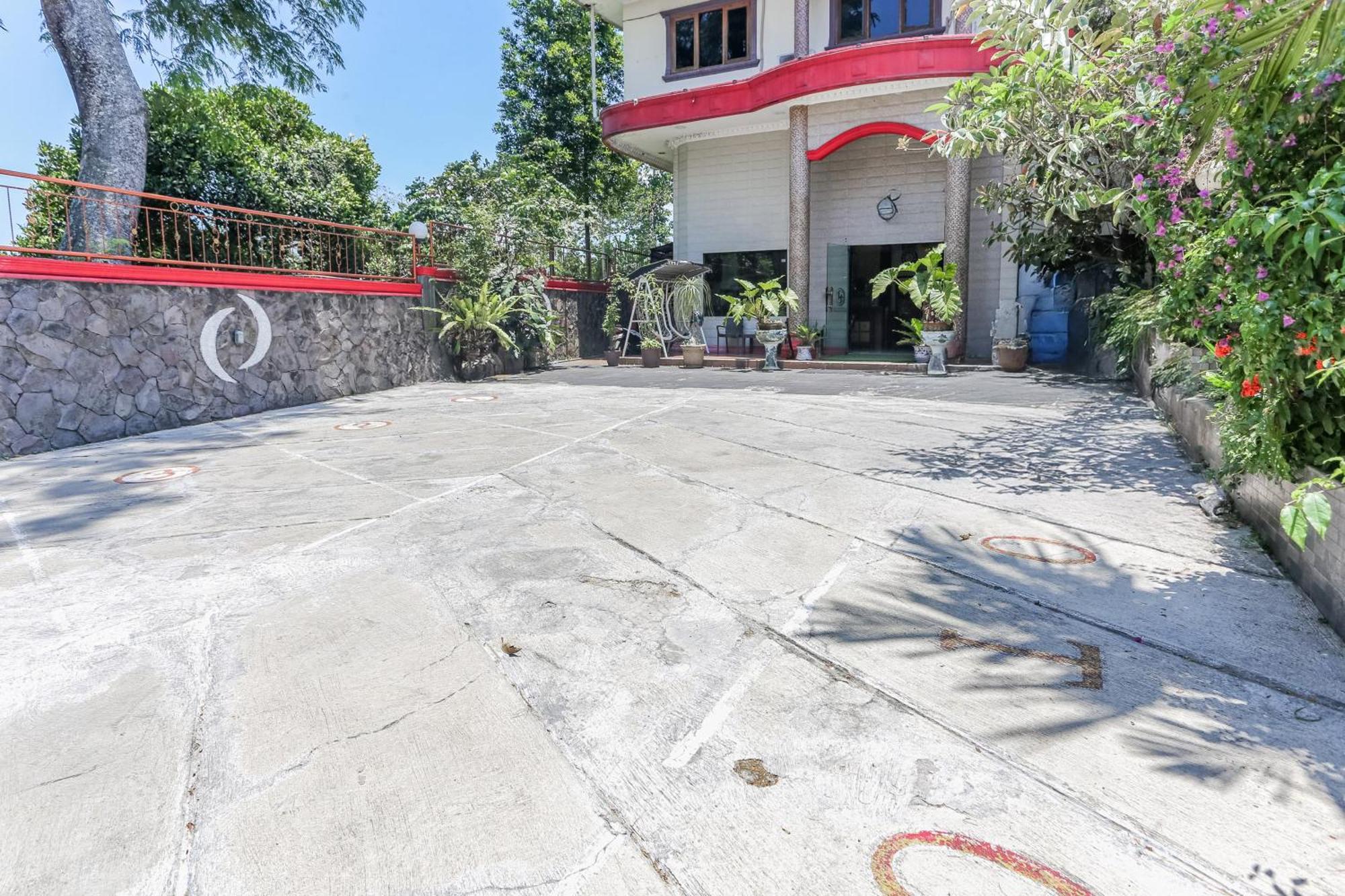 Collection O Puncak Bogor Near Taman Safari Indonesia Formerly Hotel Andalus Exterior photo